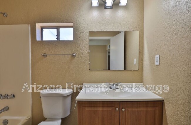 Building Photo - 601 W Rio Salado Pkwy