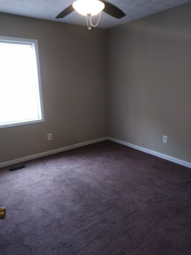 Building Photo - 2425 Justin Dr SW