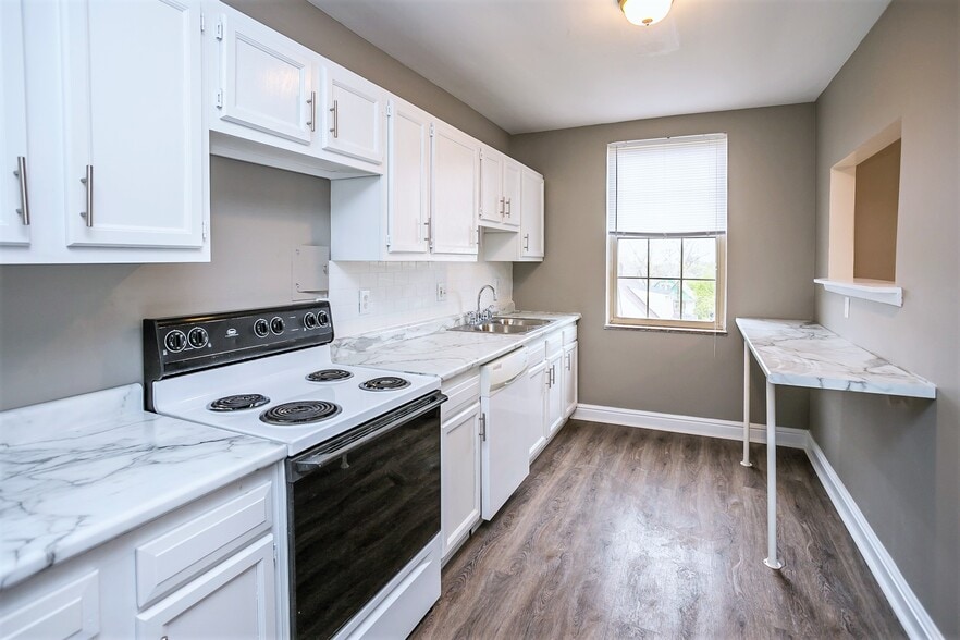 Primary Photo - Bon Air Apartments