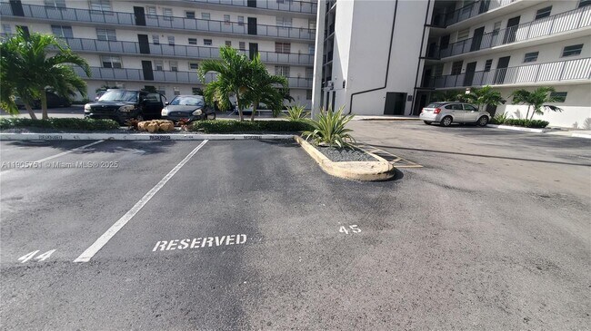 Building Photo - 14180 SW 84th St