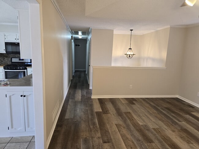 Building Photo - 6811 Orchard St