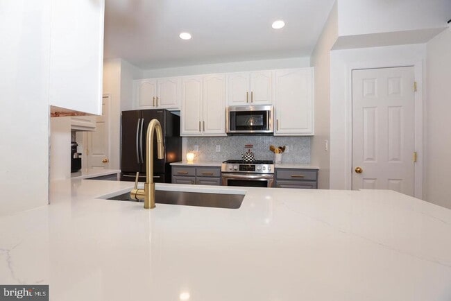 Building Photo - 12703 Gartney Ln