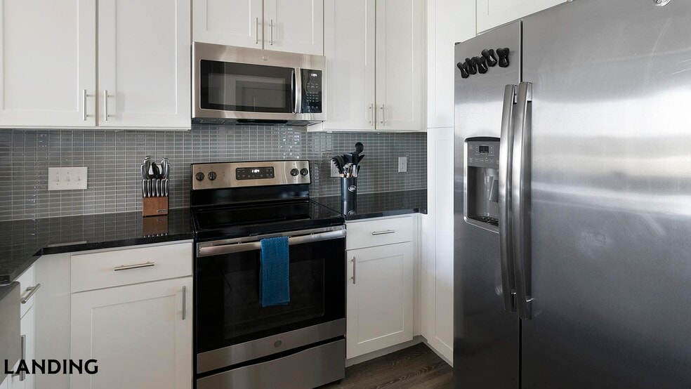 Building Photo - 300 Enclave Dr