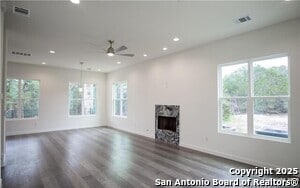 Building Photo - 320 Flanders
