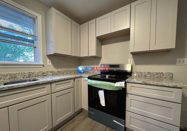 Building Photo - Newly RENOVATED ranch in Decatur near Buen...
