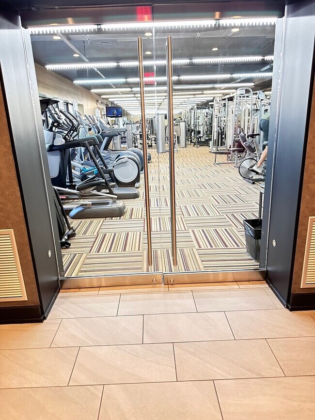 Building Photo - 30 E Huron St