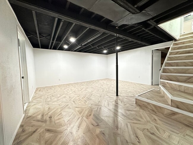 Building Photo - *LEASE SPECIAL* Modern 3+ Bedroom House in Cooper School Neighborhood