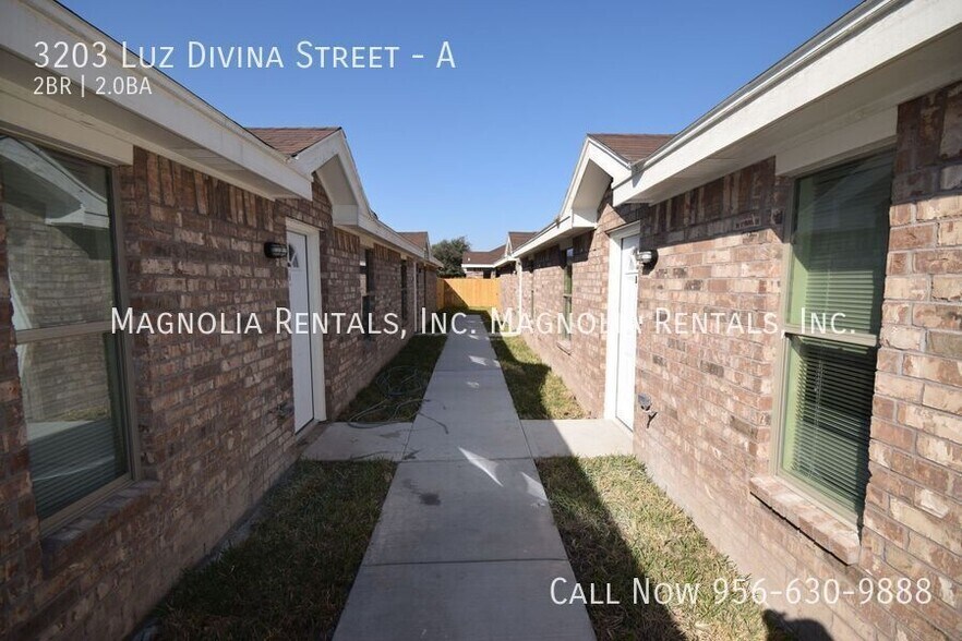 Building Photo - 3203 Luz Divina St