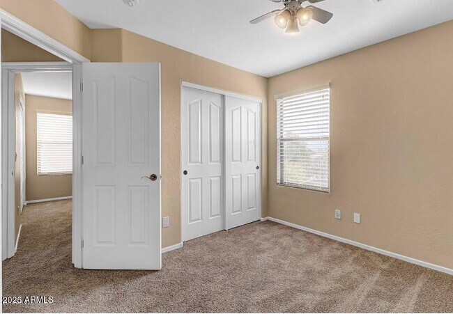 Building Photo - 9043 W Fullam St