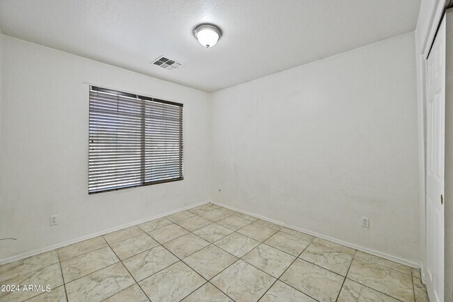 Building Photo - 15110 N 140th Ave