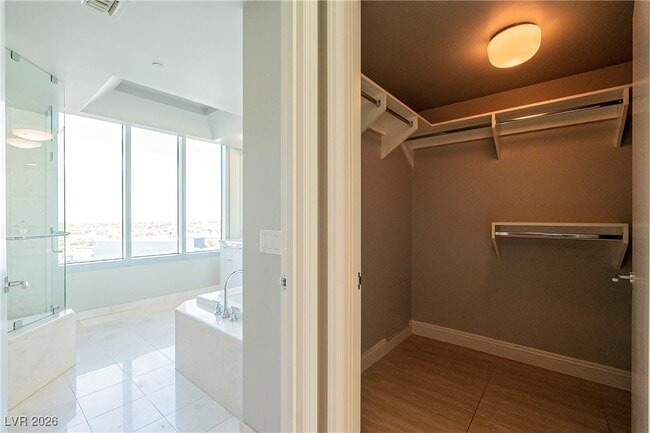 Building Photo - 222 Karen Ave