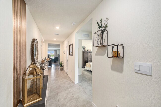 Building Photo - 38271 Sonnet Landing Ave