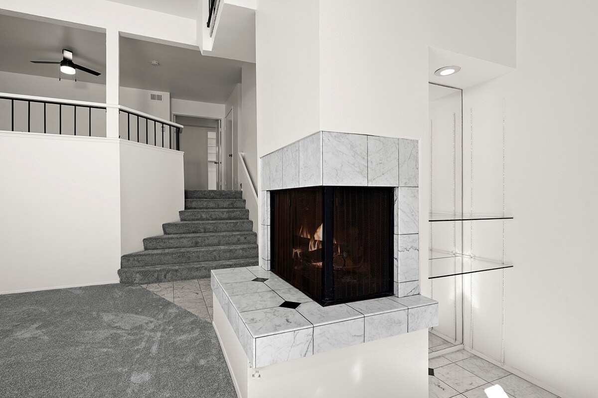 Building Photo - 3216 Caminito Eastbluff