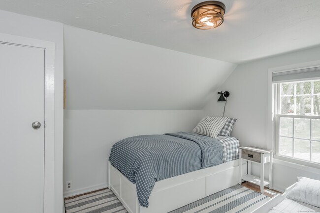 Building Photo - 21 Elsmere Rd