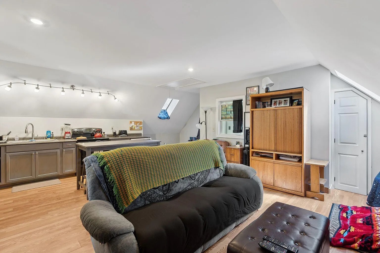 Living - 39 Greenville St