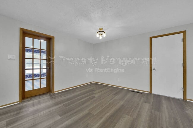 Building Photo - 1638 Parkinson Dr