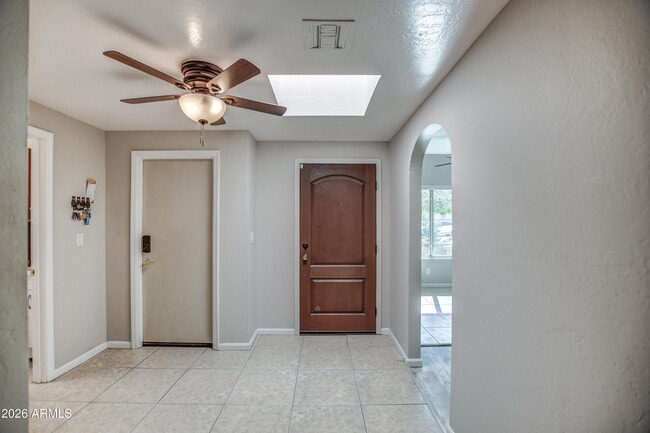 Building Photo - 16518 Lost Arrow Dr