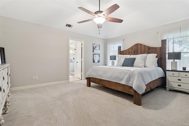 Building Photo - 16435 Red Oak Cir N