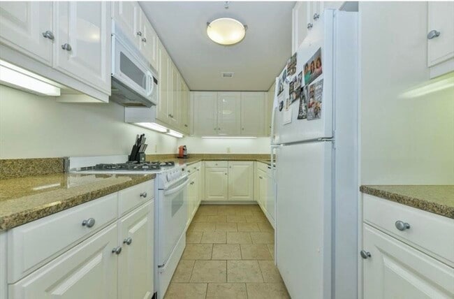 Building Photo - 3 Avery St