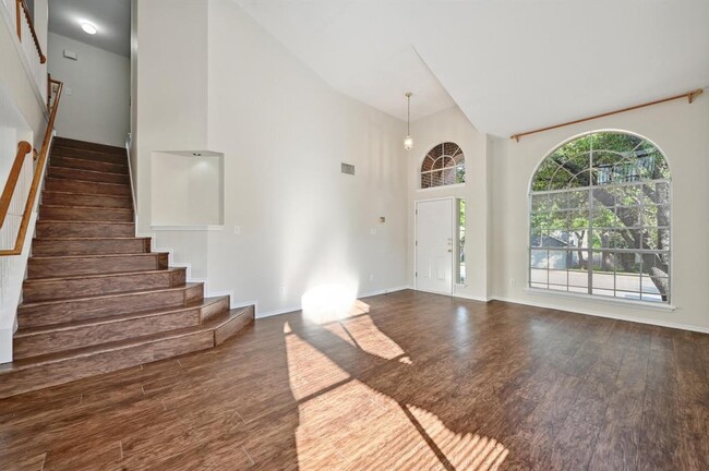 Building Photo - 14721 Yora Dr