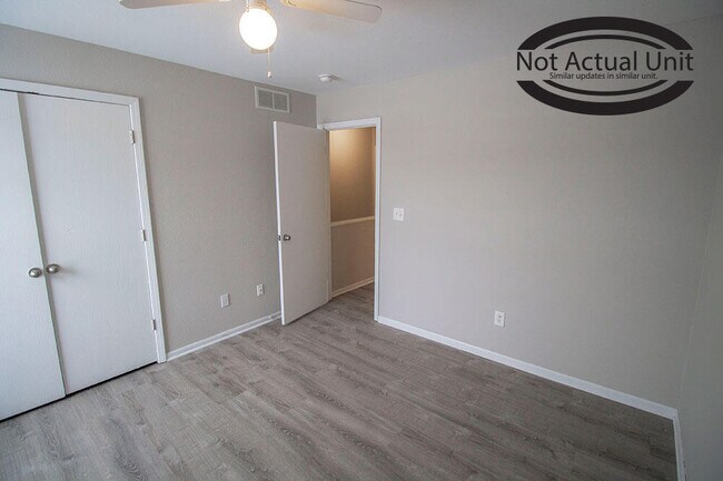 Building Photo - 1427 Greensboro Dr