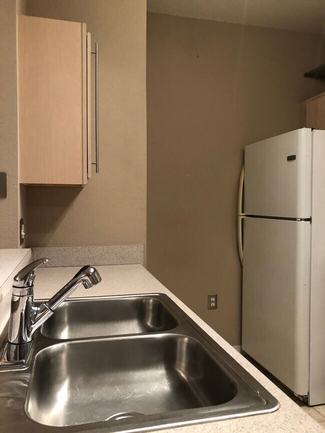 Building Photo - APARTMENT FOR RENT IN THE BEST AREA OF ORLANDO