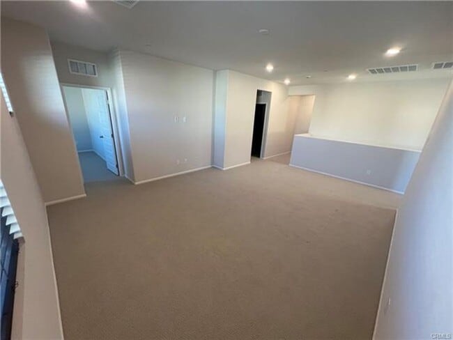 Building Photo - Spacious and beautifully appointed 5-bedroom, 3-bathroom home