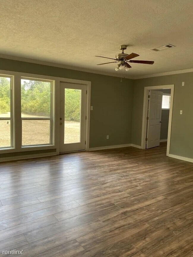 Building Photo - 731 Inwood Dr