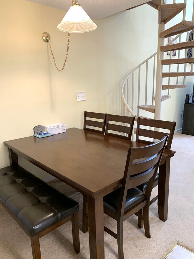 Building Photo - 3700 Golf Colony Ln