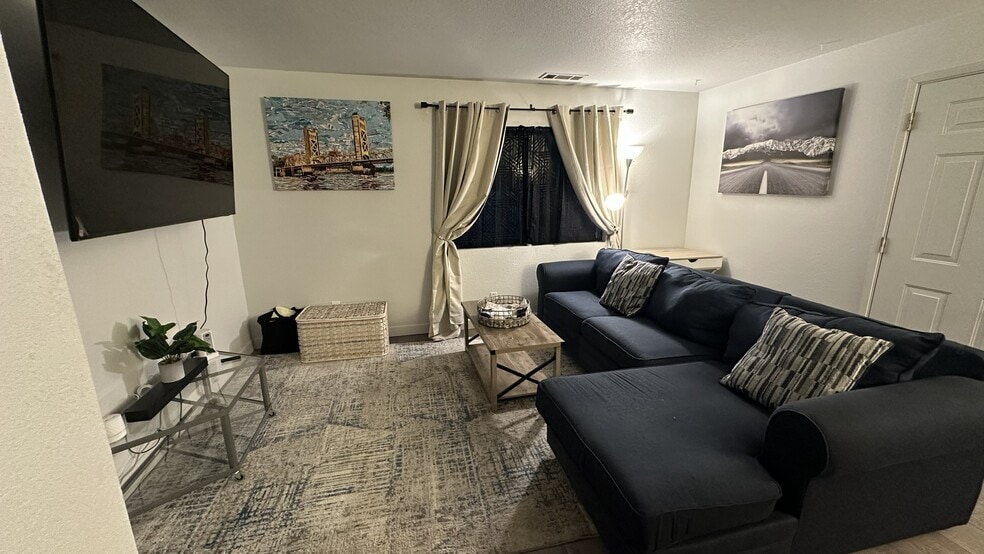 Primary Photo - 1503 El Monte Ave