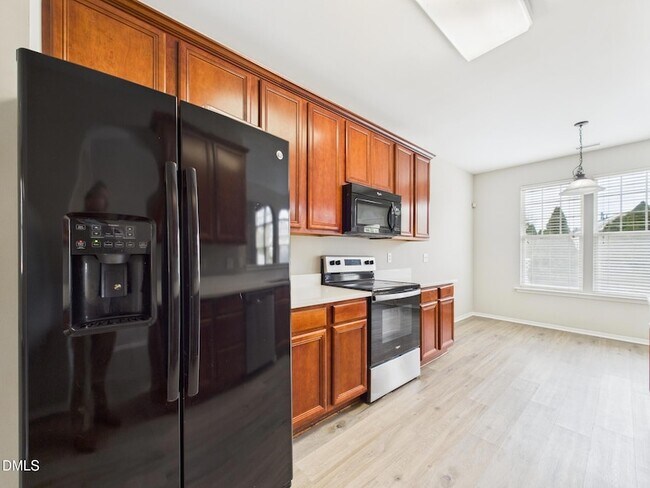 Building Photo - 302 Meeting Hall Dr