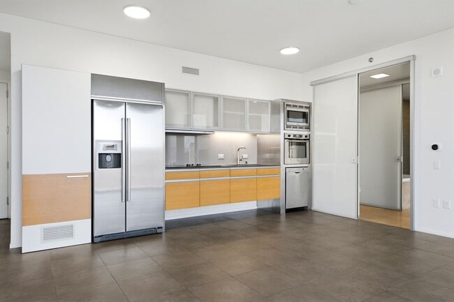 Building Photo - Veer Towers 2408E- North Strip/City Views from this Stunning 1Bd Residence