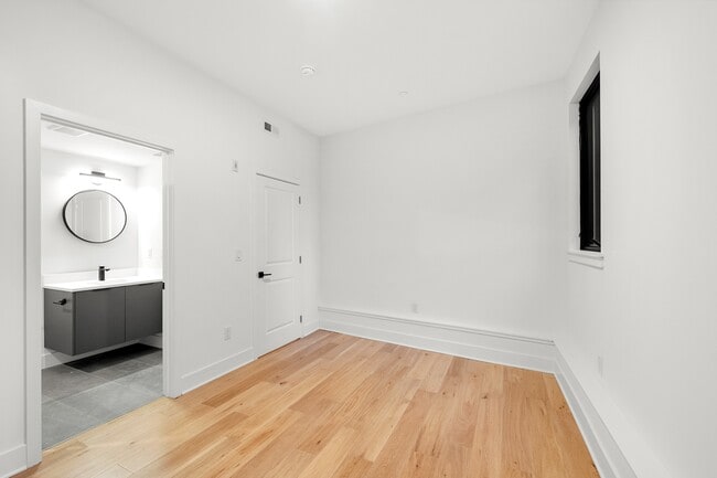 Building Photo - 1328 S 9th St