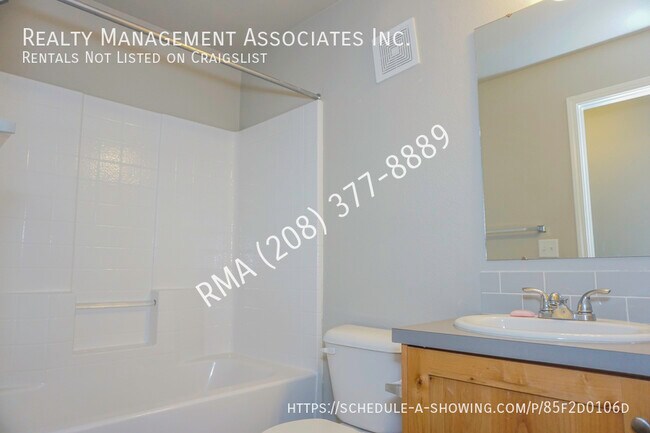 Building Photo - 1344 S Edgewater Cir