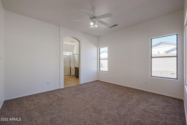 Building Photo - 16848 W Cottonwood St