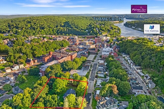 Building Photo - 161 Broadway