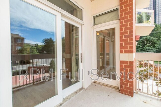 Building Photo - 110 31st Ave N