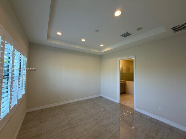 Building Photo - 455 SW 113th Ln