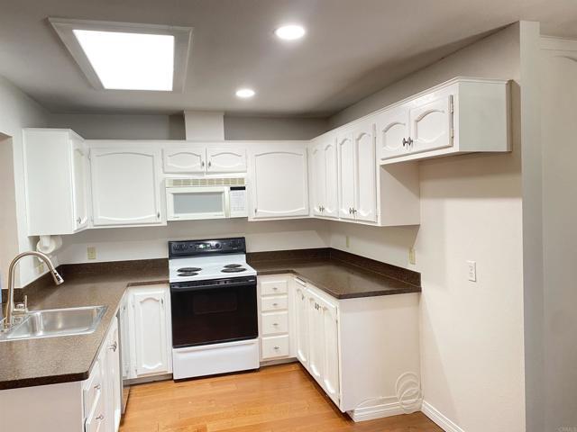 Building Photo - 16355 Gabarda Rd