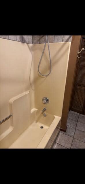 Building Photo - 425 Lakewood Dr