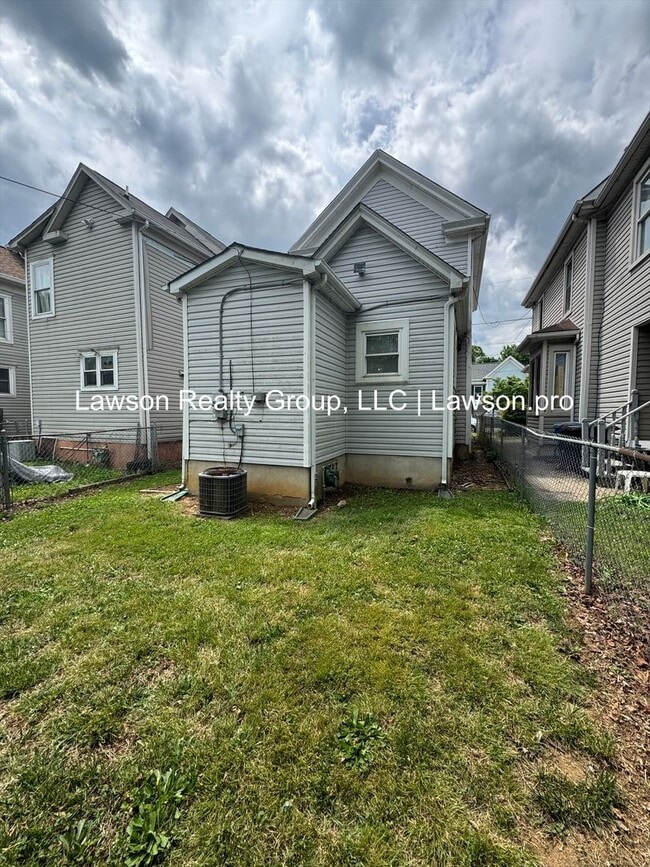Building Photo - 813 Gilmer Ave NW
