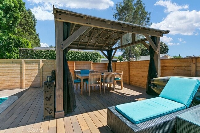 Building Photo - 24585 Overlake