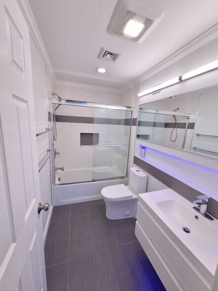 Building Photo - 238 Skyview Dr