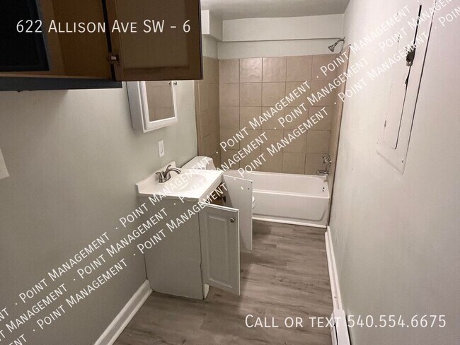 Building Photo - 622 Allison Ave SW