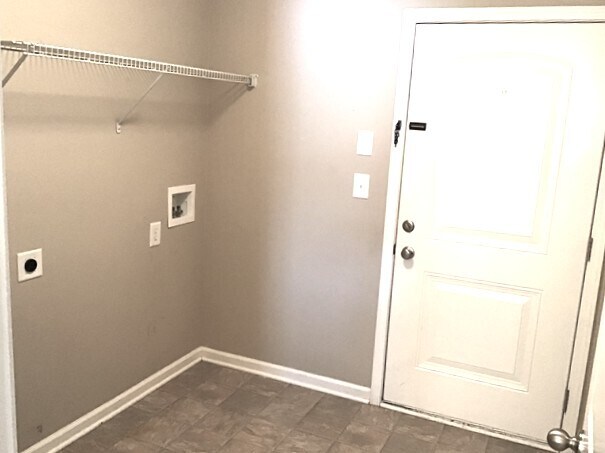 Building Photo - 8194 Oriole Point Dr