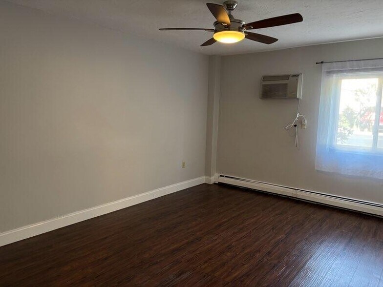 Building Photo - 500 Fellsview Ter