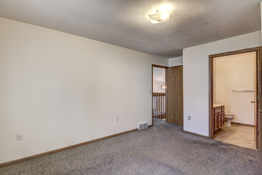 Building Photo - 1130 Weatherridge Rd