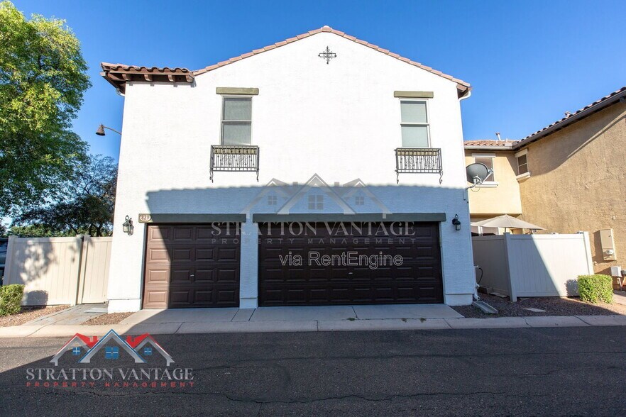 Building Photo - 829 S Huish Dr
