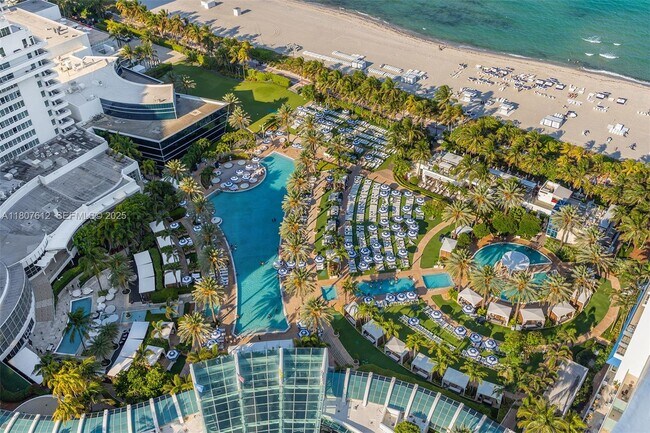 Building Photo - 4401 Collins Ave