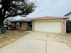 Building Photo - 5501 White Dove Dr